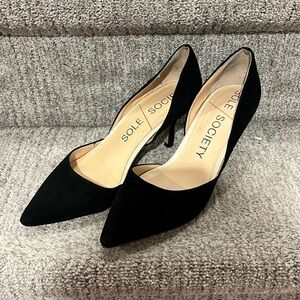 7.5 Suede heels